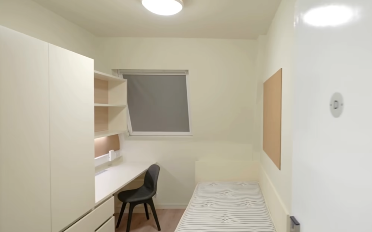 IQ STUDENT ACCOMMODATION BEDROOM VINLY WRAPPED